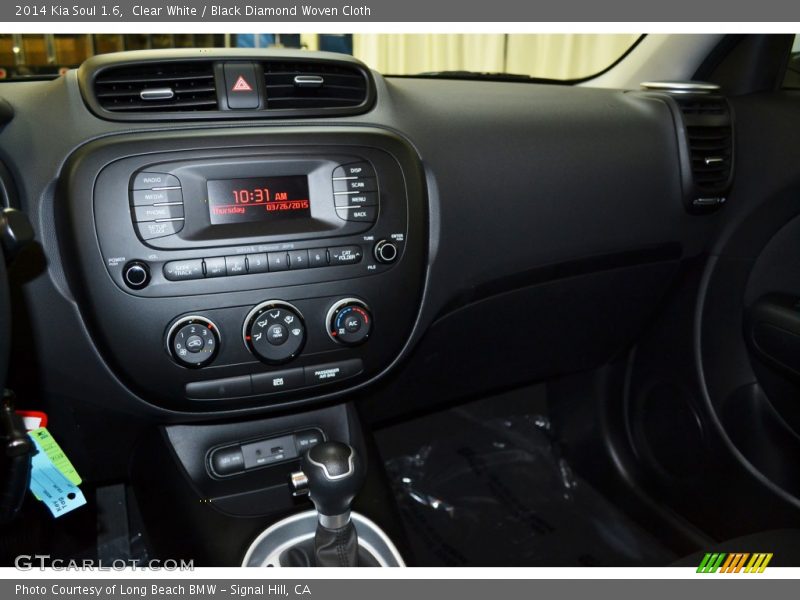 Clear White / Black Diamond Woven Cloth 2014 Kia Soul 1.6