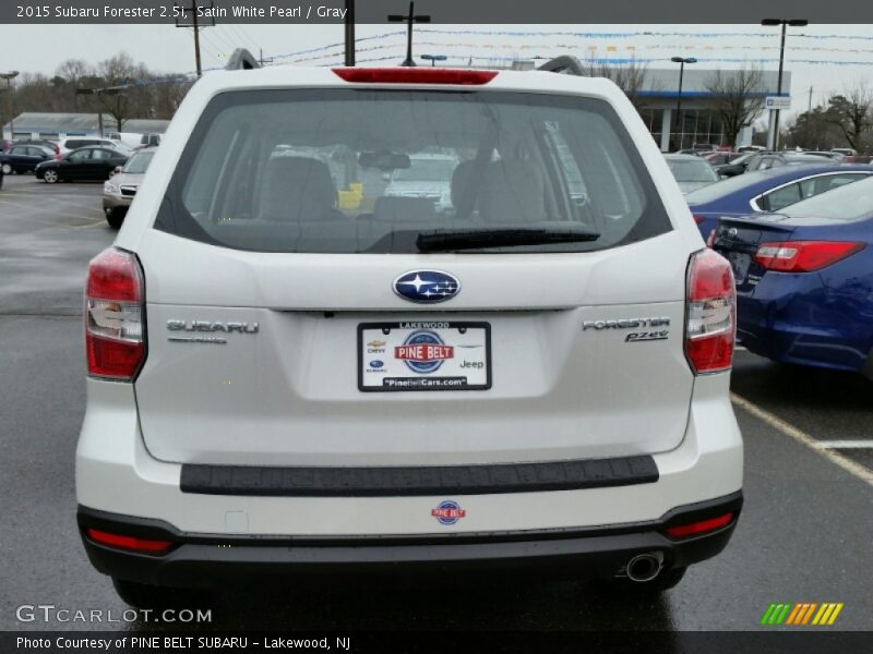 Satin White Pearl / Gray 2015 Subaru Forester 2.5i