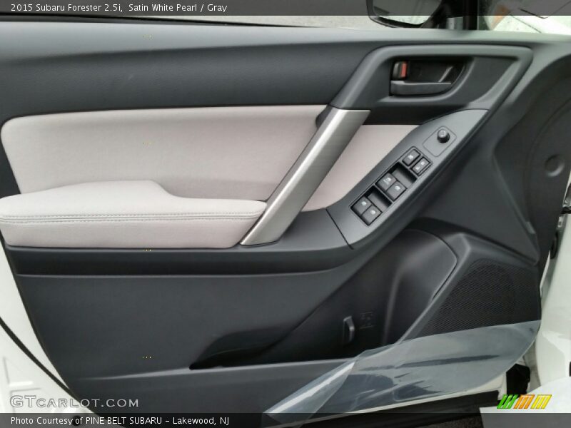 Satin White Pearl / Gray 2015 Subaru Forester 2.5i