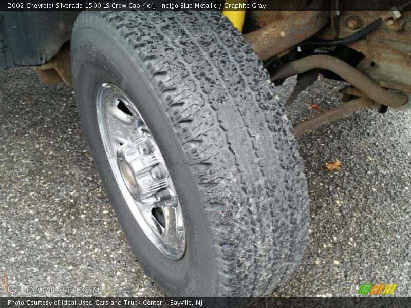 Indigo Blue Metallic / Graphite Gray 2002 Chevrolet Silverado 1500 LS Crew Cab 4x4