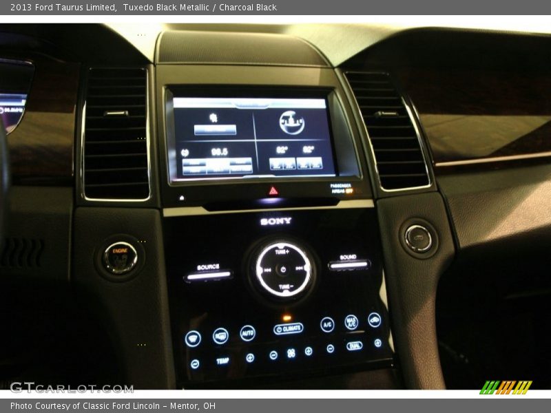 Tuxedo Black Metallic / Charcoal Black 2013 Ford Taurus Limited
