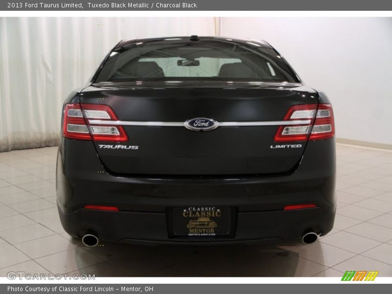 Tuxedo Black Metallic / Charcoal Black 2013 Ford Taurus Limited