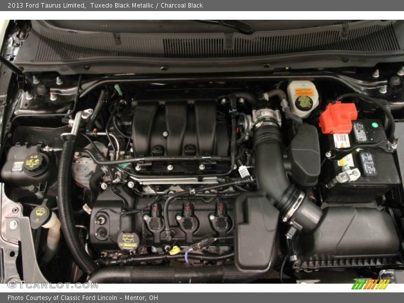 Tuxedo Black Metallic / Charcoal Black 2013 Ford Taurus Limited