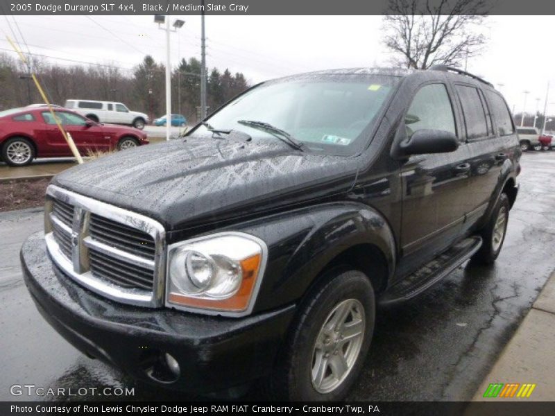 Front 3/4 View of 2005 Durango SLT 4x4