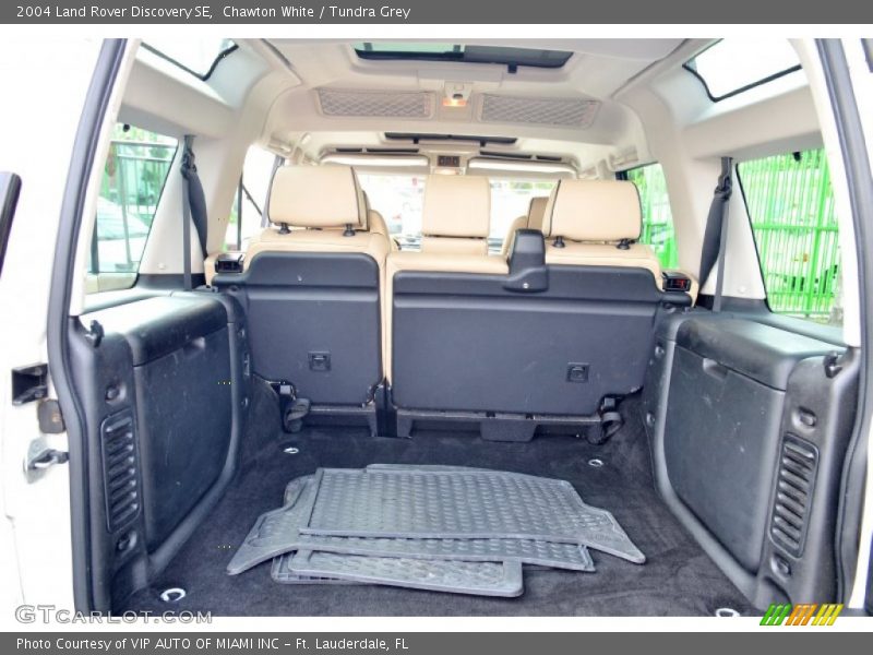 Chawton White / Tundra Grey 2004 Land Rover Discovery SE