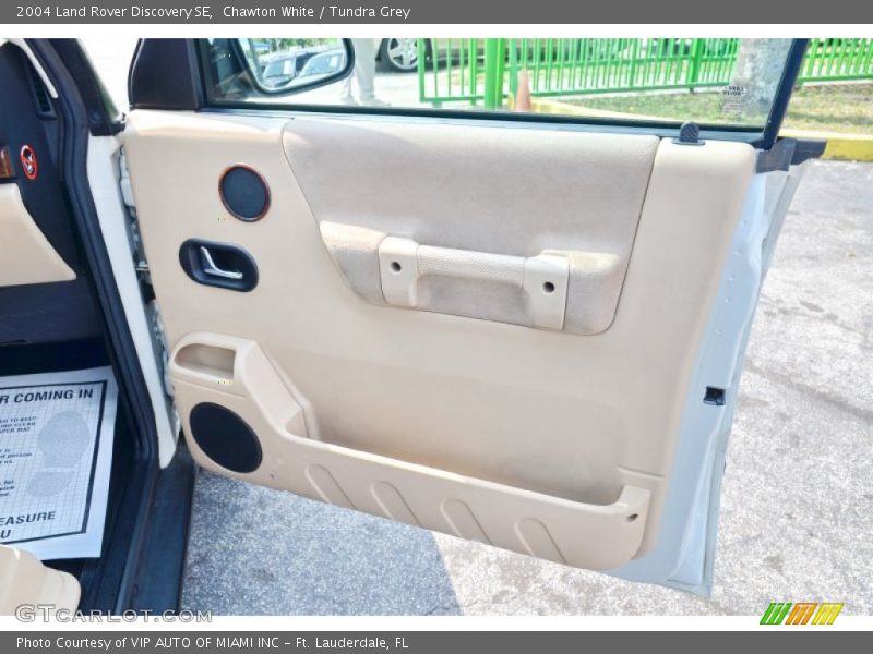 Chawton White / Tundra Grey 2004 Land Rover Discovery SE