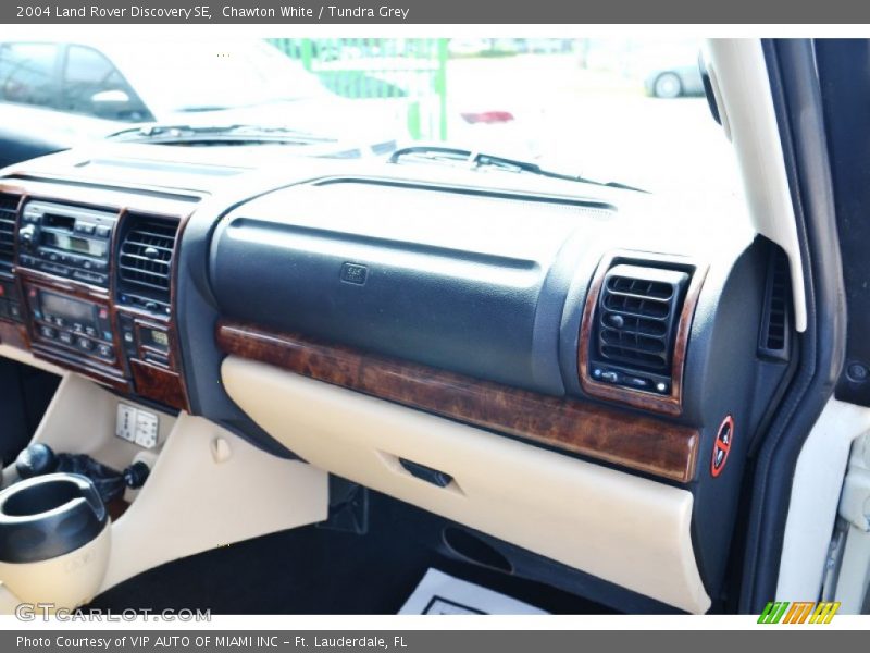 Chawton White / Tundra Grey 2004 Land Rover Discovery SE