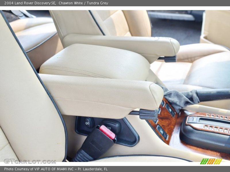 Chawton White / Tundra Grey 2004 Land Rover Discovery SE