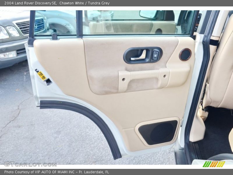 Chawton White / Tundra Grey 2004 Land Rover Discovery SE