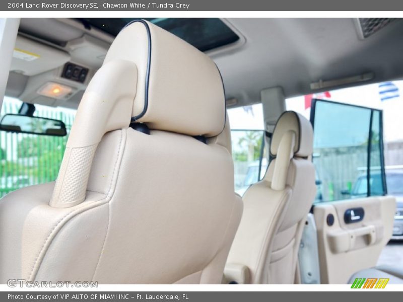Chawton White / Tundra Grey 2004 Land Rover Discovery SE