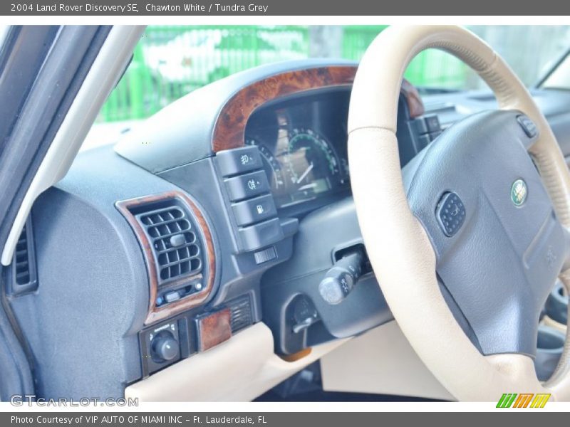 Chawton White / Tundra Grey 2004 Land Rover Discovery SE