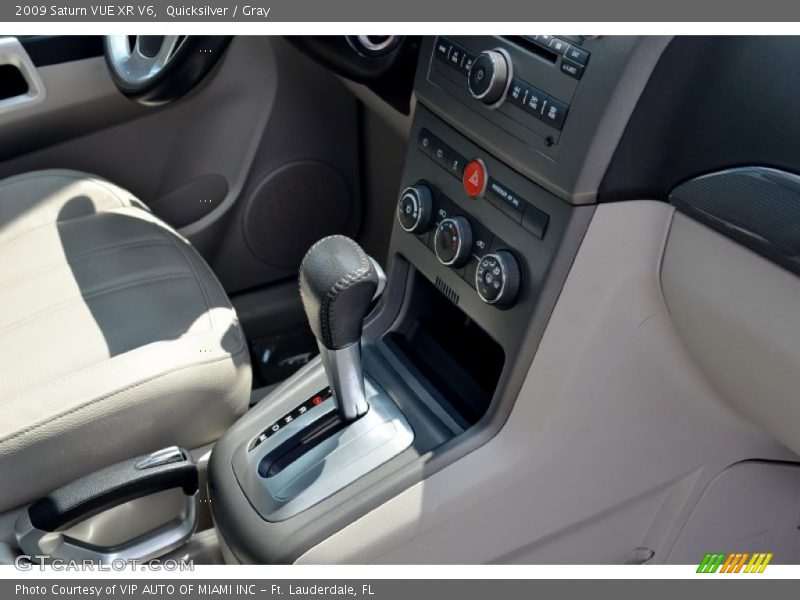 Quicksilver / Gray 2009 Saturn VUE XR V6