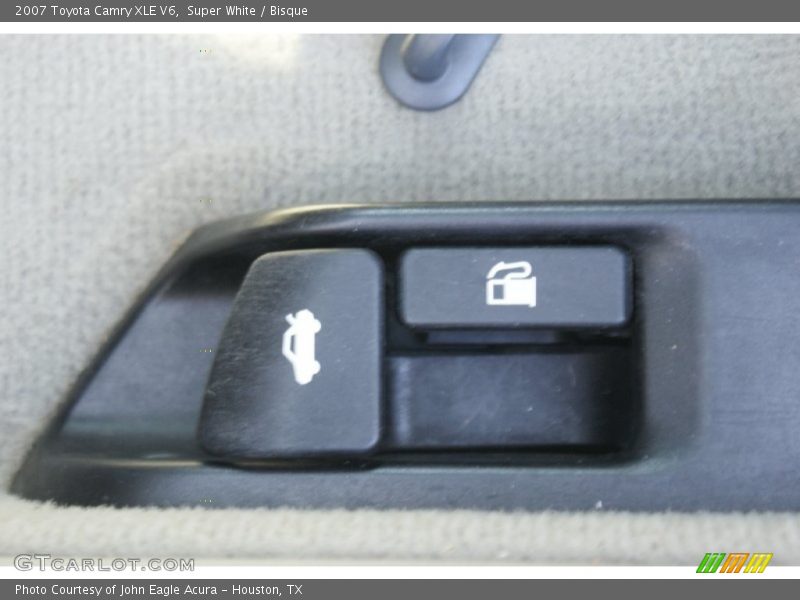 Super White / Bisque 2007 Toyota Camry XLE V6