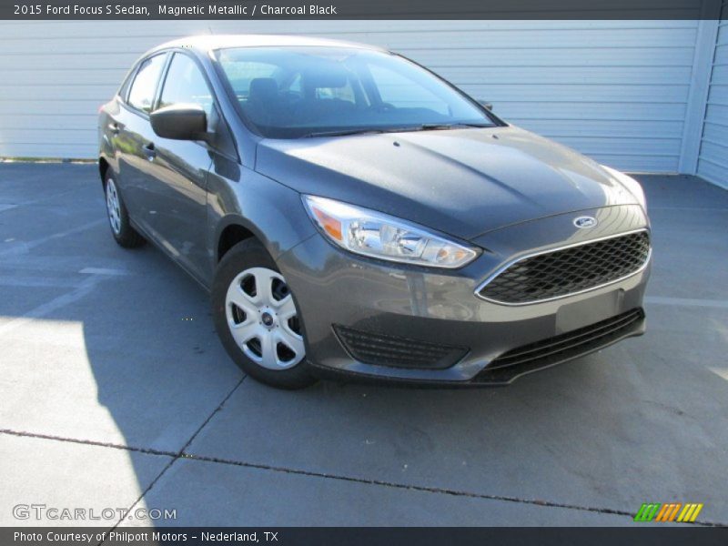 Magnetic Metallic / Charcoal Black 2015 Ford Focus S Sedan