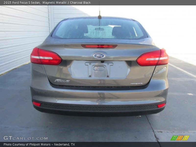 Magnetic Metallic / Charcoal Black 2015 Ford Focus S Sedan