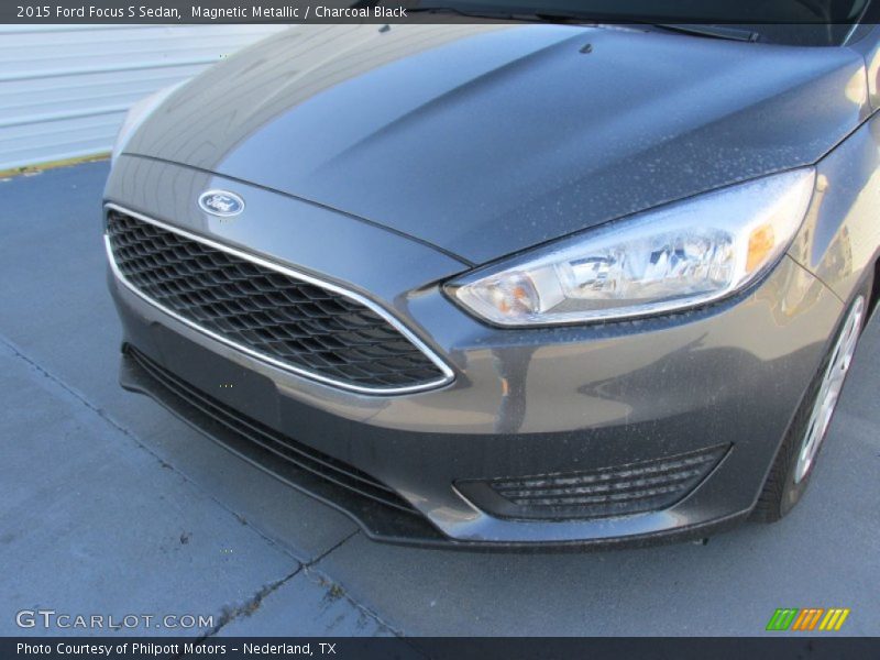 Magnetic Metallic / Charcoal Black 2015 Ford Focus S Sedan