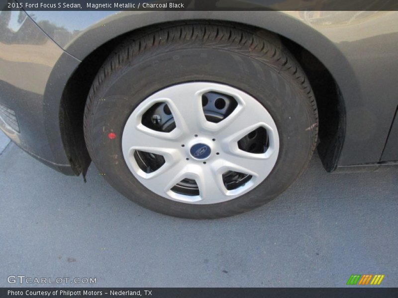 Magnetic Metallic / Charcoal Black 2015 Ford Focus S Sedan