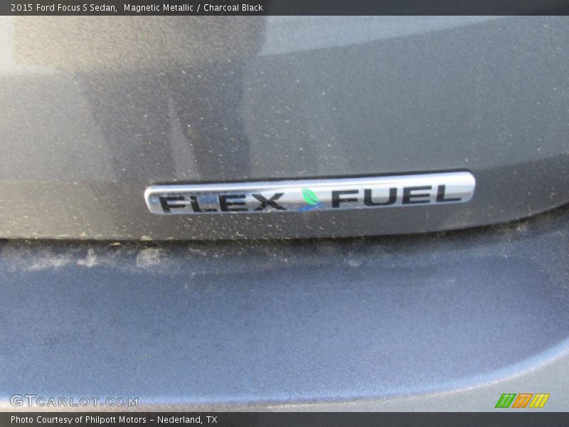 Magnetic Metallic / Charcoal Black 2015 Ford Focus S Sedan