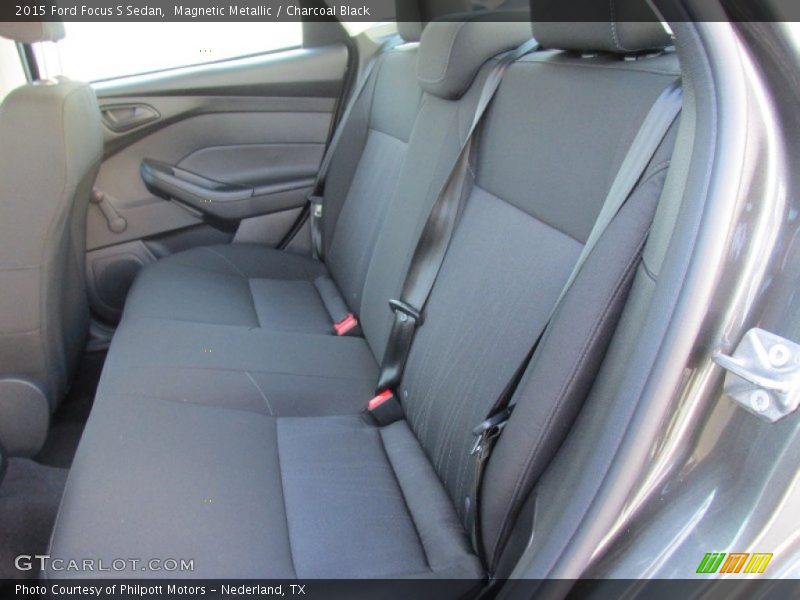 Magnetic Metallic / Charcoal Black 2015 Ford Focus S Sedan