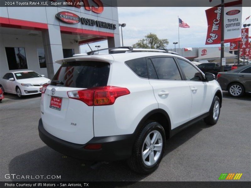 Super White / Ash 2014 Toyota RAV4 XLE