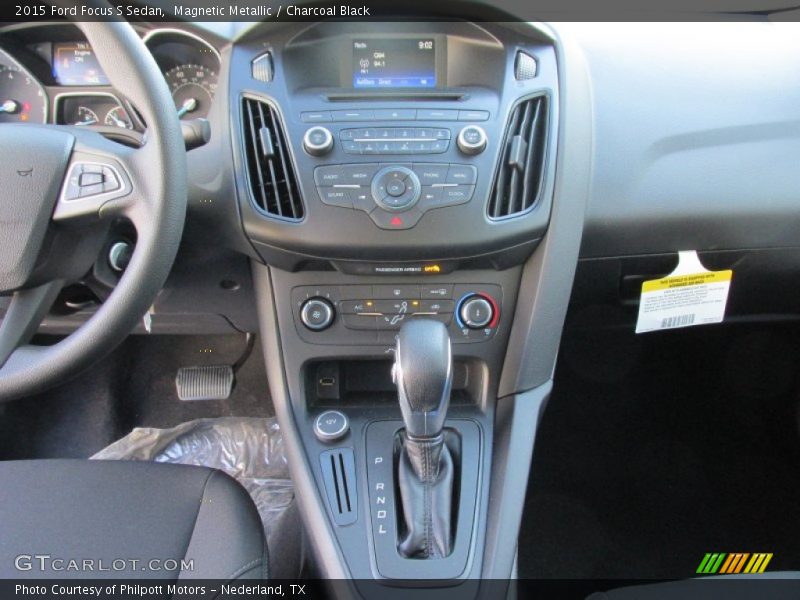 Magnetic Metallic / Charcoal Black 2015 Ford Focus S Sedan