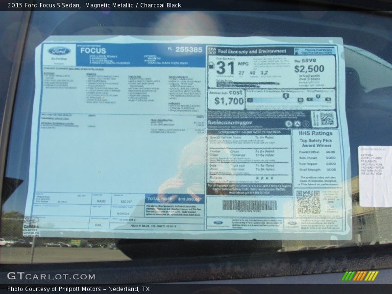 Magnetic Metallic / Charcoal Black 2015 Ford Focus S Sedan