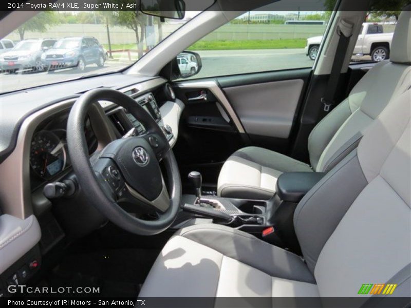 Super White / Ash 2014 Toyota RAV4 XLE