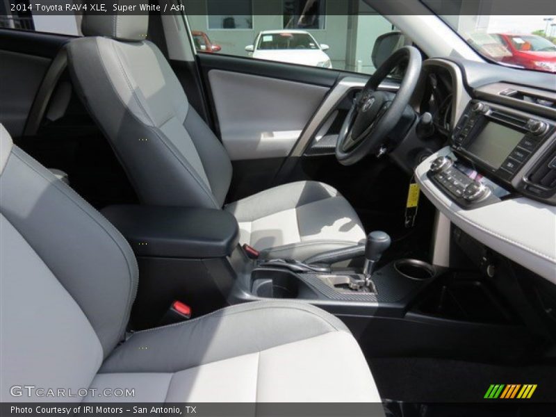 Super White / Ash 2014 Toyota RAV4 XLE