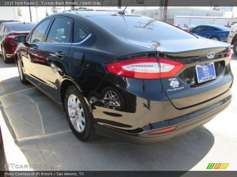 Tuxedo Black Metallic / Earth Gray 2015 Ford Fusion S