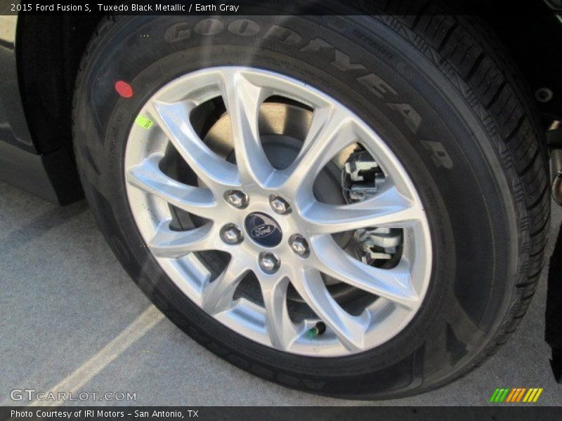 Tuxedo Black Metallic / Earth Gray 2015 Ford Fusion S