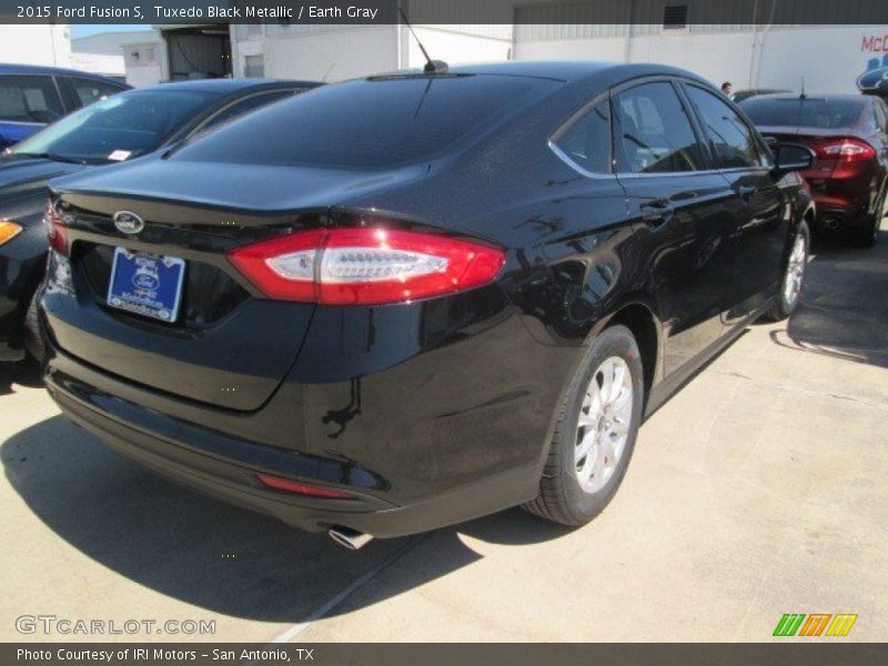 Tuxedo Black Metallic / Earth Gray 2015 Ford Fusion S