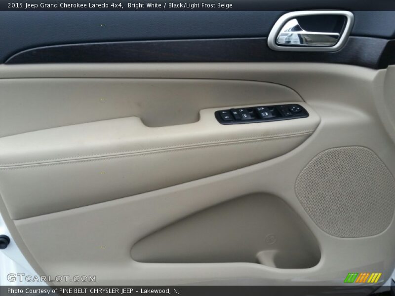 Bright White / Black/Light Frost Beige 2015 Jeep Grand Cherokee Laredo 4x4