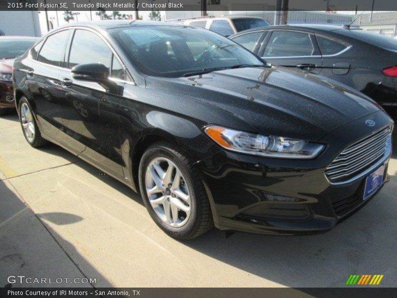 Tuxedo Black Metallic / Charcoal Black 2015 Ford Fusion SE