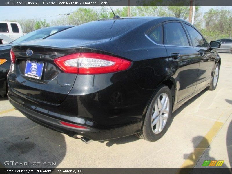 Tuxedo Black Metallic / Charcoal Black 2015 Ford Fusion SE