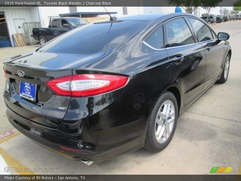 Tuxedo Black Metallic / Charcoal Black 2015 Ford Fusion SE
