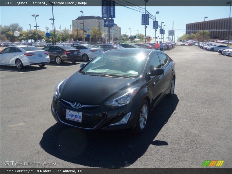 Phantom Black / Beige 2016 Hyundai Elantra SE