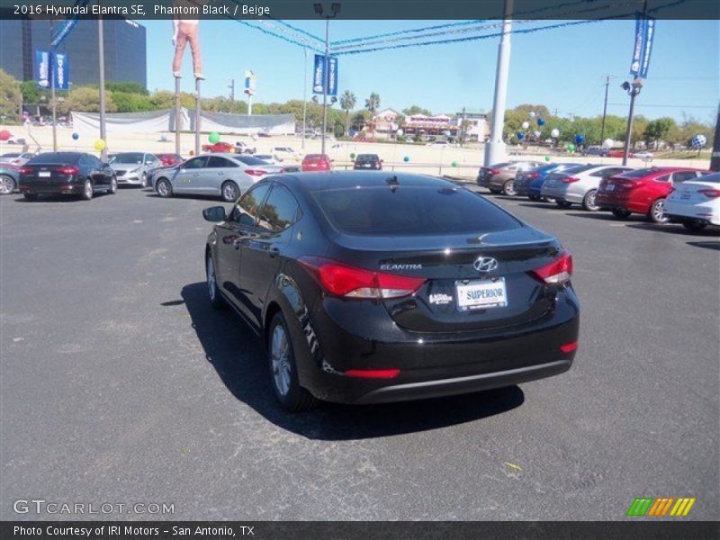Phantom Black / Beige 2016 Hyundai Elantra SE
