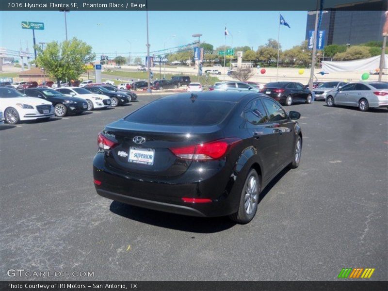 Phantom Black / Beige 2016 Hyundai Elantra SE