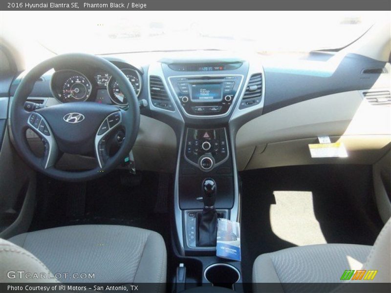 Phantom Black / Beige 2016 Hyundai Elantra SE