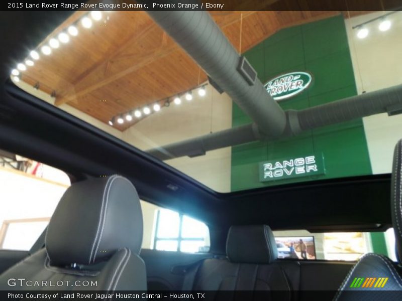 Sunroof of 2015 Range Rover Evoque Dynamic