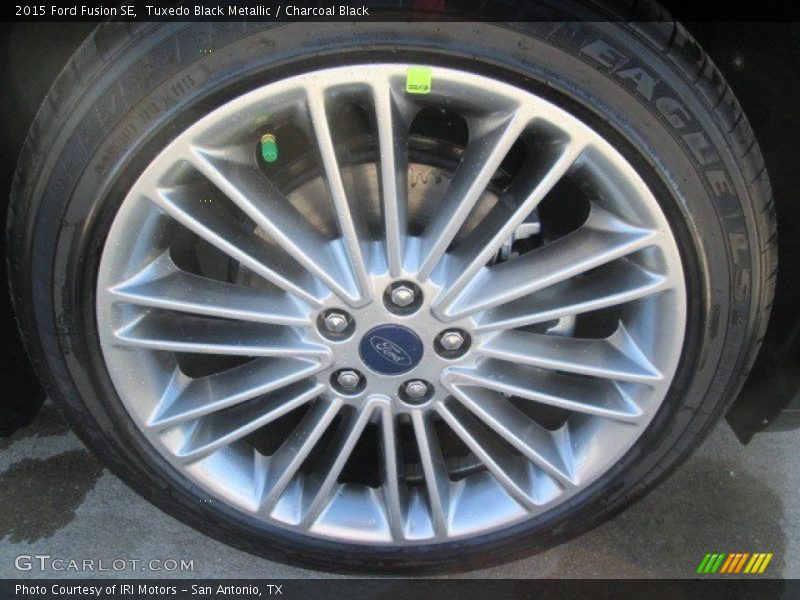 Tuxedo Black Metallic / Charcoal Black 2015 Ford Fusion SE