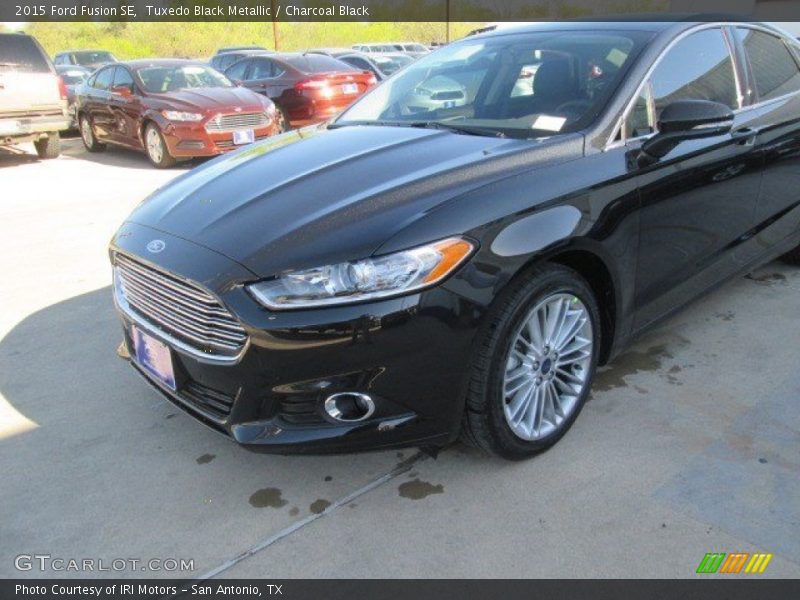 Tuxedo Black Metallic / Charcoal Black 2015 Ford Fusion SE