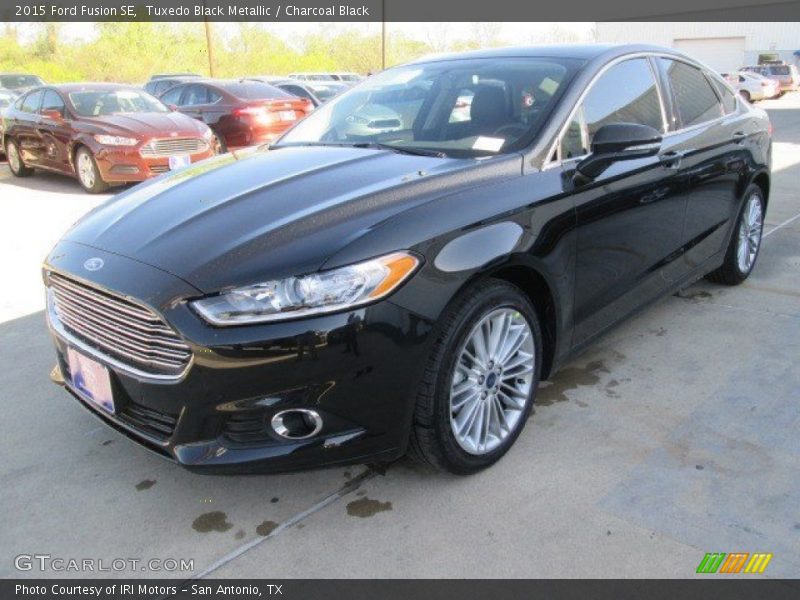 Tuxedo Black Metallic / Charcoal Black 2015 Ford Fusion SE