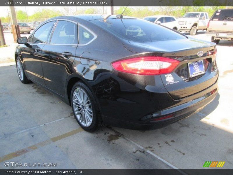 Tuxedo Black Metallic / Charcoal Black 2015 Ford Fusion SE
