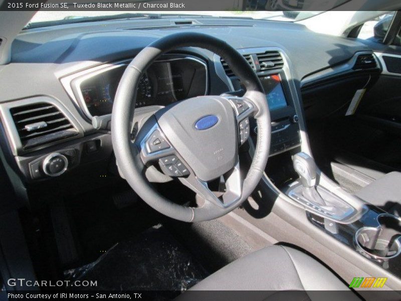 Tuxedo Black Metallic / Charcoal Black 2015 Ford Fusion SE