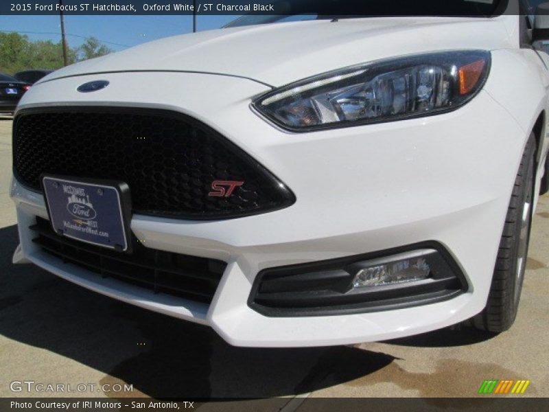 Oxford White / ST Charcoal Black 2015 Ford Focus ST Hatchback