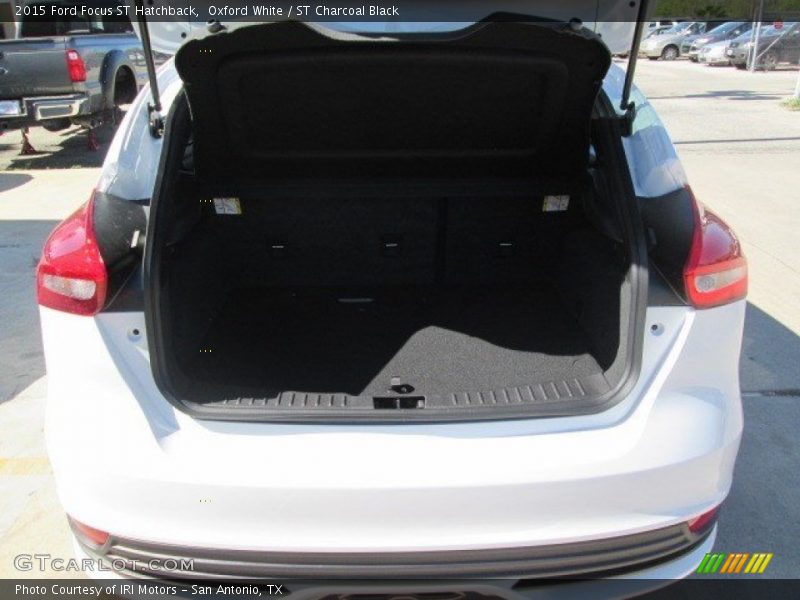  2015 Focus ST Hatchback Trunk