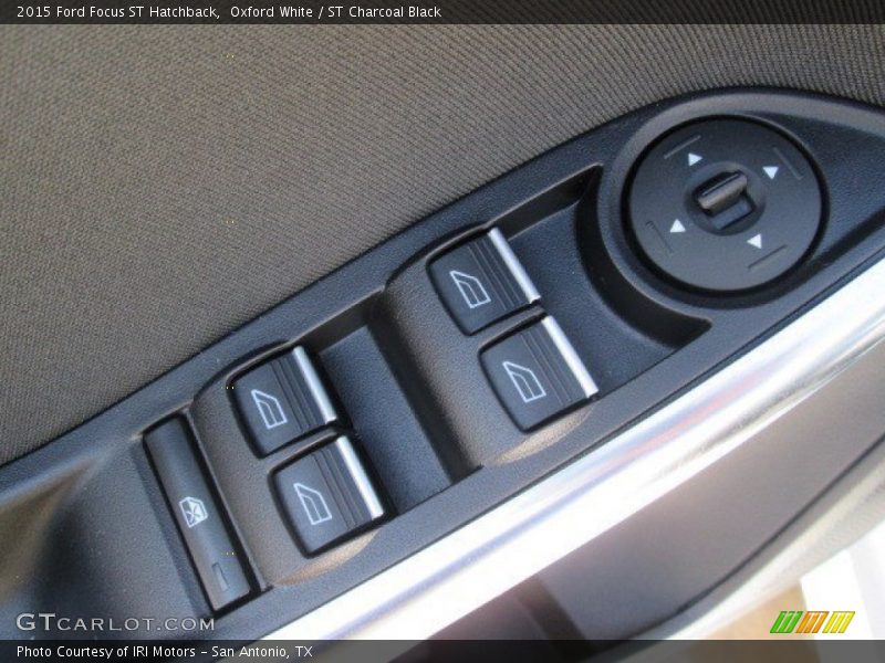Controls of 2015 Focus ST Hatchback