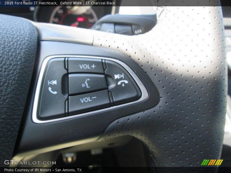Controls of 2015 Focus ST Hatchback