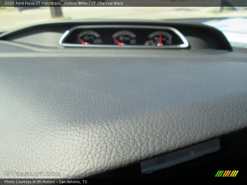 Oxford White / ST Charcoal Black 2015 Ford Focus ST Hatchback